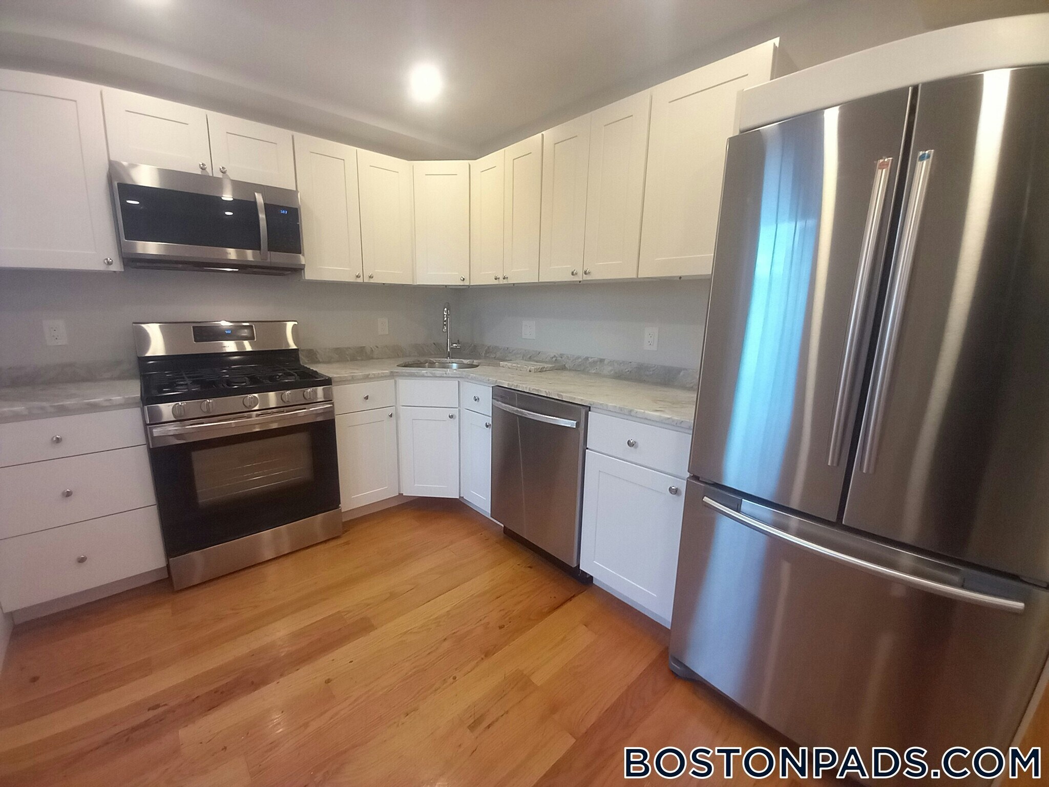 Building Photo - 127 Shirley St