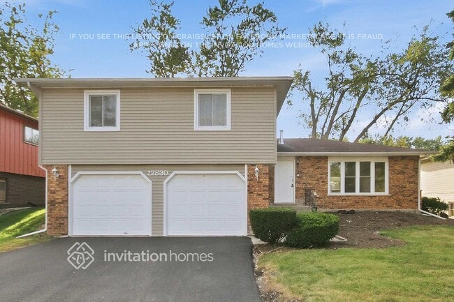 Building Photo - 22830 Lakeshore Dr