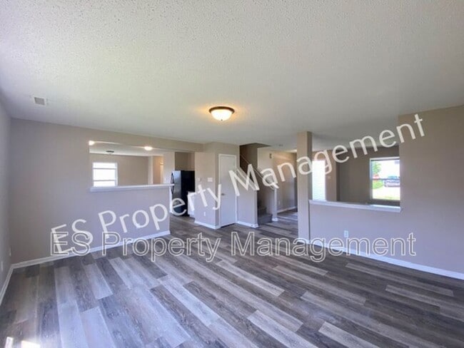 Building Photo - 8415 Ash Grove Dr