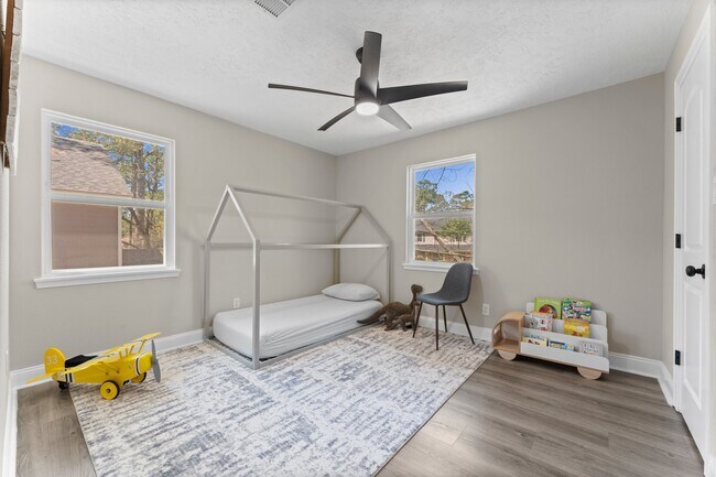 Building Photo - 5207 Alamosa Ln
