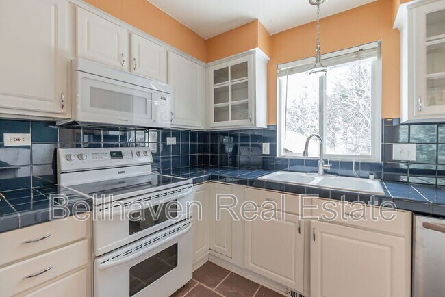 Building Photo - 5797 S Sedum Way