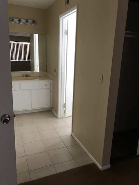 Master Bedroom/Bath - 45290 Sunset Ln
