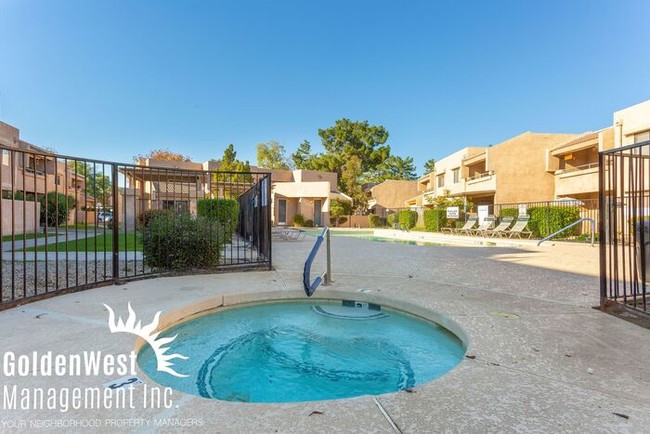 Building Photo - Spacious 2Bdm 2Ba Condo at LakeBrook Villas