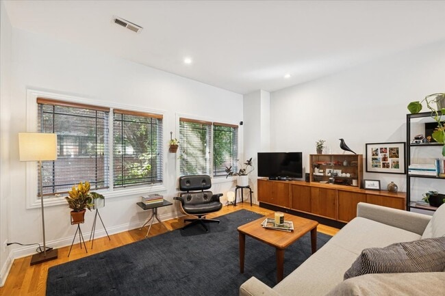 Building Photo - 2455 W Ohio St