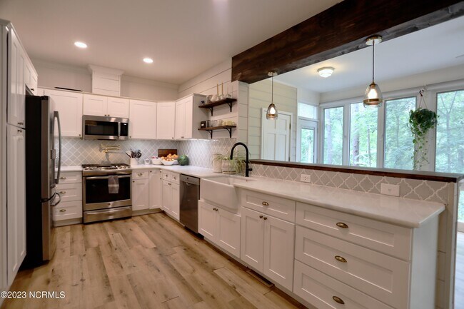 Building Photo - 25 Villagewood Cir