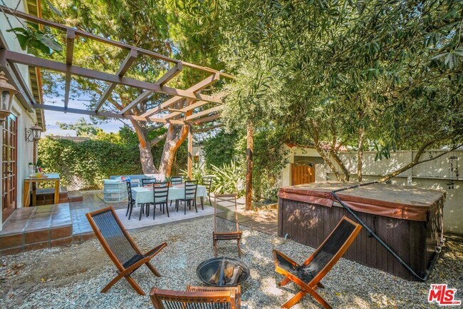 Building Photo - 4300 Laurelgrove Ave