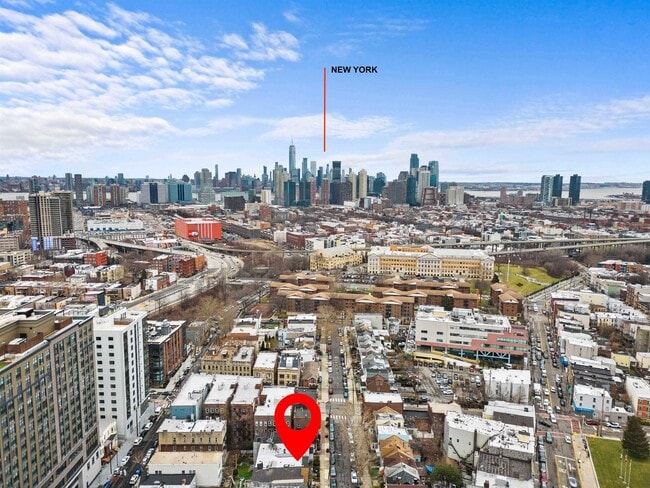 Building Photo - 78 Court House Pl