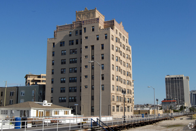 Building Photo - Riviera Apartments