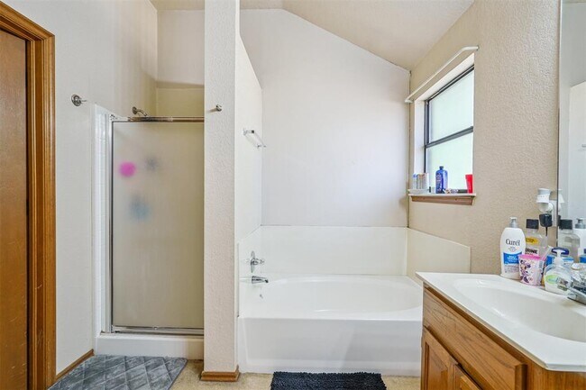 Building Photo - 16300 Seminole Pointe Pl