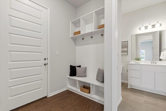 Building Photo - 271 Eclipse Dr