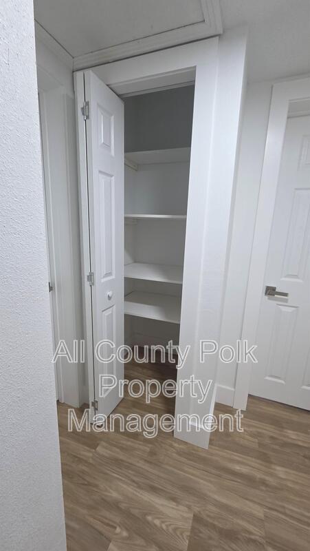 Building Photo - 2704 Homer Cir