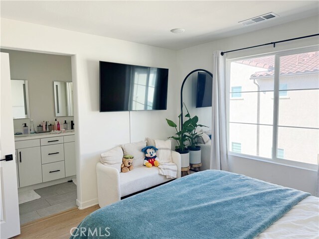 Building Photo - 14126 Bay St