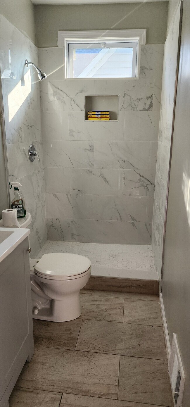 Building Photo - 539 Garfield Ave