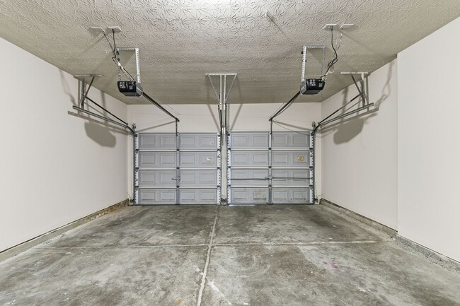 Building Photo - !!!MOVE-IN SPECIAL!!! Enjoy $1,200 FREE RENT when you lease with us! Apply today before this offe...