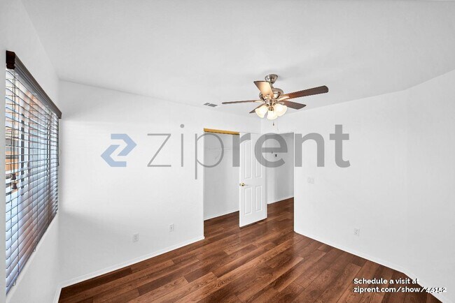 Building Photo - 27015 Hemingway Ct