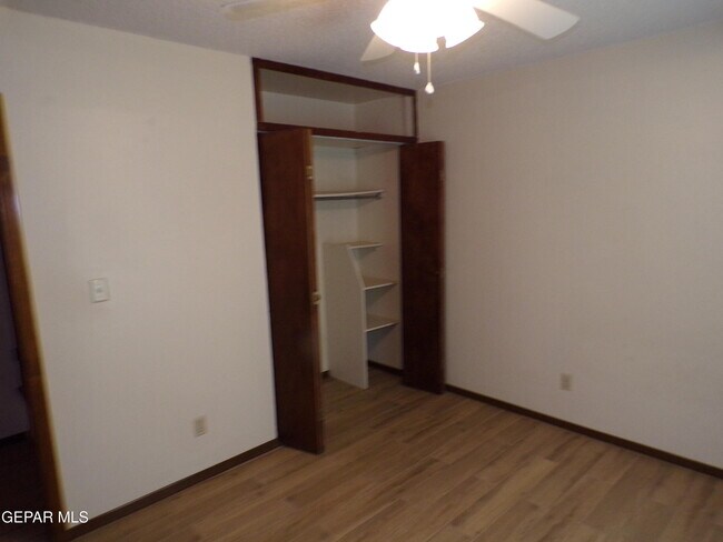 Building Photo - 4699 Round Rock Dr