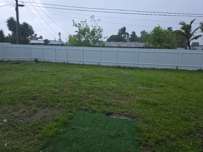 Building Photo - 2703 SE 16th Pl