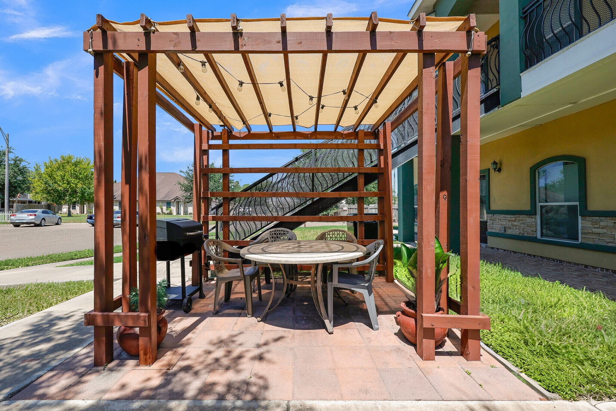 Our pergola is perfect to entertain family or friends! Perfect are for a cookout. - 801 E Daffodil