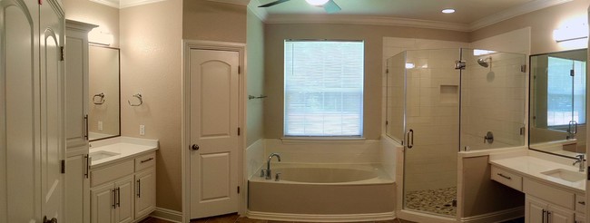 Master Bathroom Spa-like - 11410 Edgewater Dr