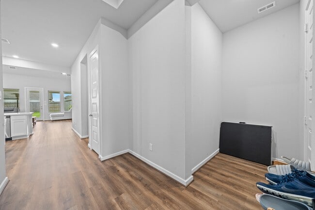 Building Photo - 21019 Seneca Bluff Ln