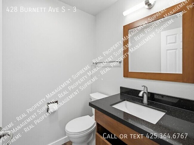 Building Photo - 428 Burnett Ave S