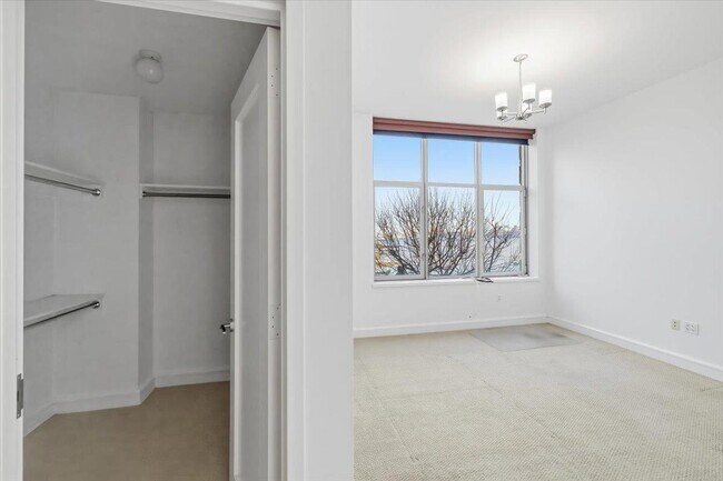 Building Photo - 8100 River Rd