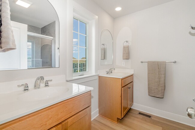 Building Photo - Modern 2025 Townhome | Open-Concept Living, Chef’s Kitchen with Large Island & 2-Car Garage
