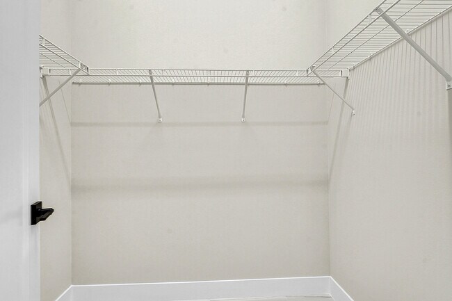 Building Photo - 13024 Feathering Wy