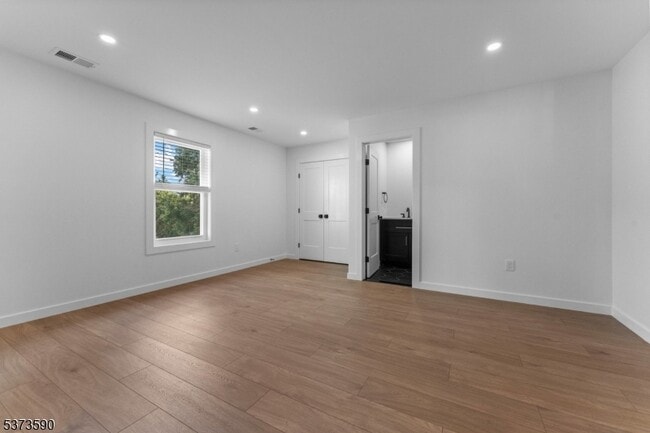 Building Photo - 65 Anderson St
