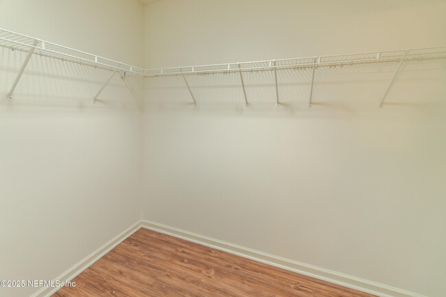 Building Photo - 1623 Sandy Springs Dr