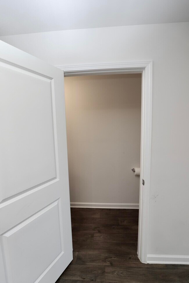 Building Photo - 352 Sandbach Rd