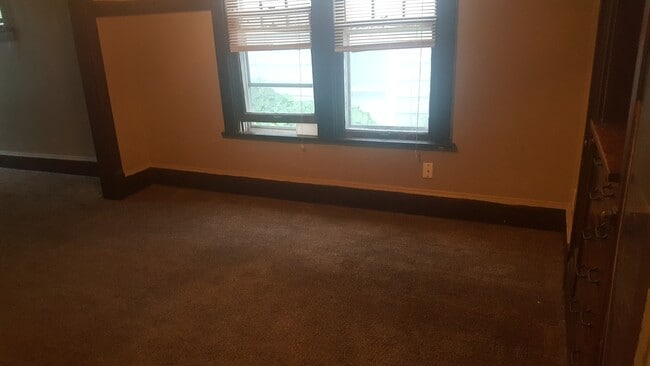 Building Photo - 2463 N Holton St