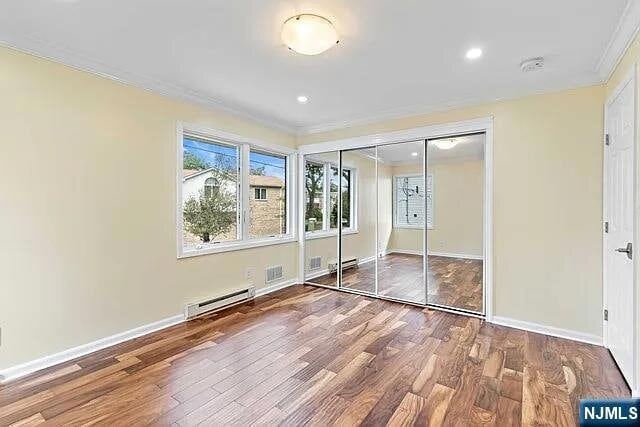 Building Photo - 24 Irving Ave