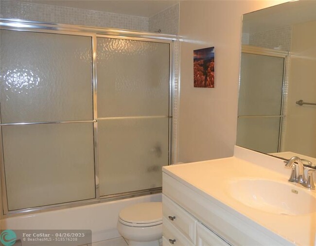 Building Photo - 1301 River Reach Dr
