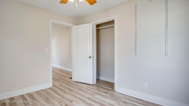 Building Photo - 3318 Van Winkle Dr