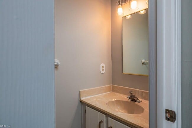 Building Photo - 4016 Starwood Arch