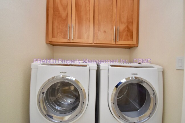 Building Photo - Coming Soon! 3 Bedroom Larkspur Townhouse.