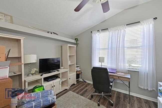 Building Photo - Impeccably Maintained Home in Summerfield Village - Lakewood Ranch!