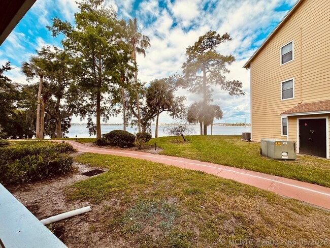 Building Photo - 225 S Tropical Trail