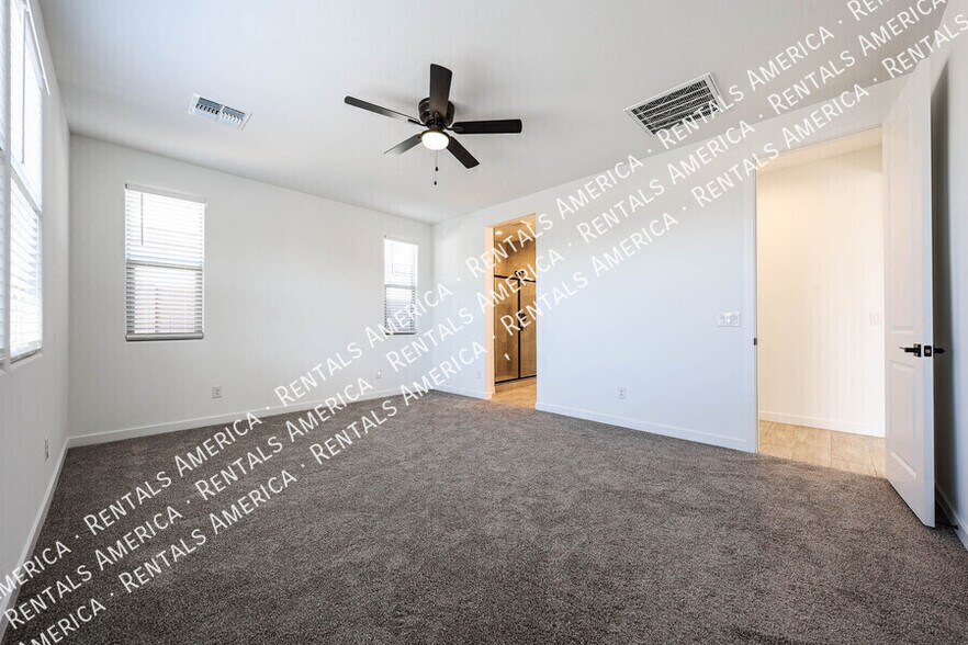 Building Photo - 5411 W Royal Palm Rd