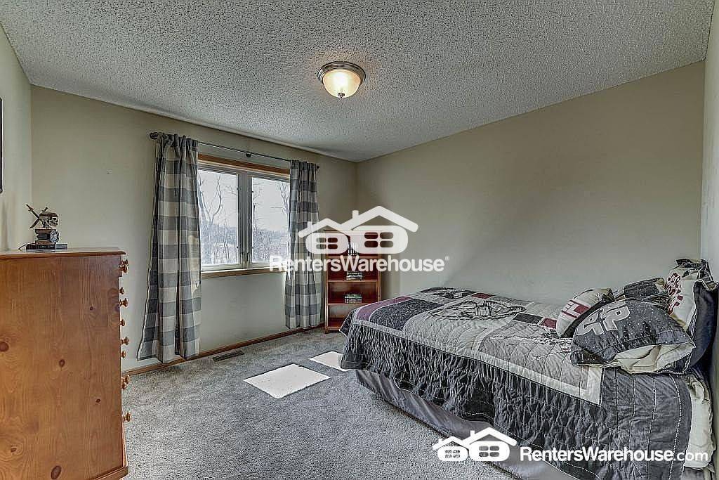 Building Photo - 8868 Whispering Oaks Trail