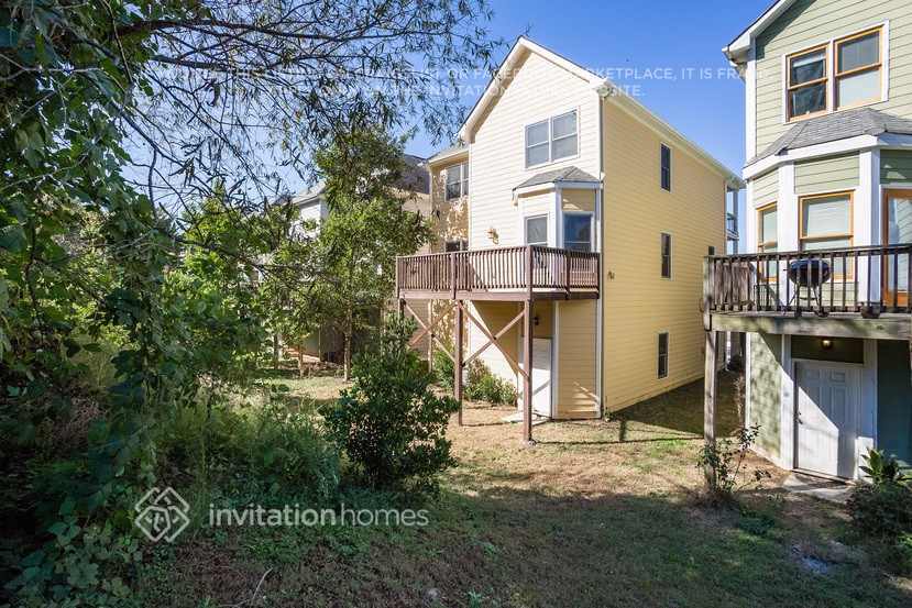 Building Photo - 712 Connally St SE