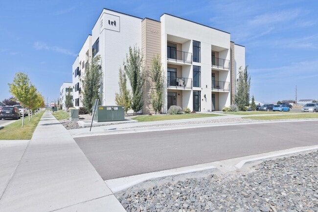 Building Photo - 311 E Lorene St
