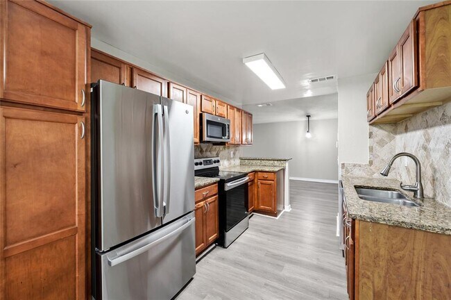 Building Photo - 7865 Sugar View Ct