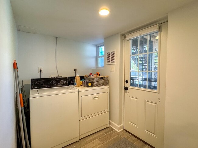 Building Photo - 4419 13th St NE