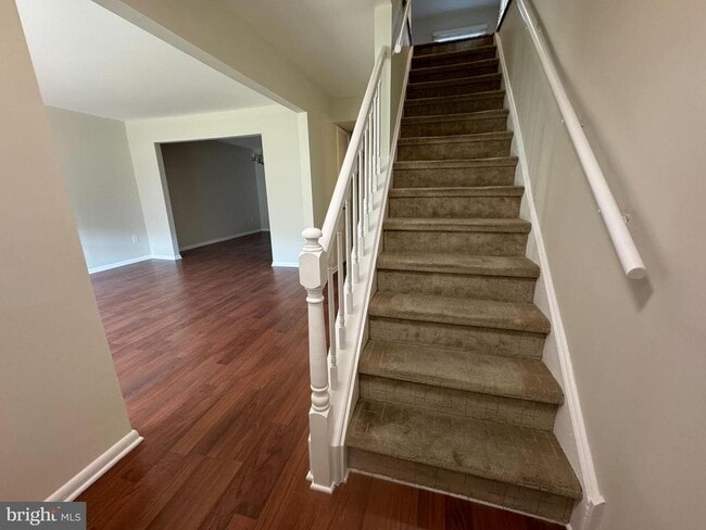 Building Photo - 45 Windsor Mews