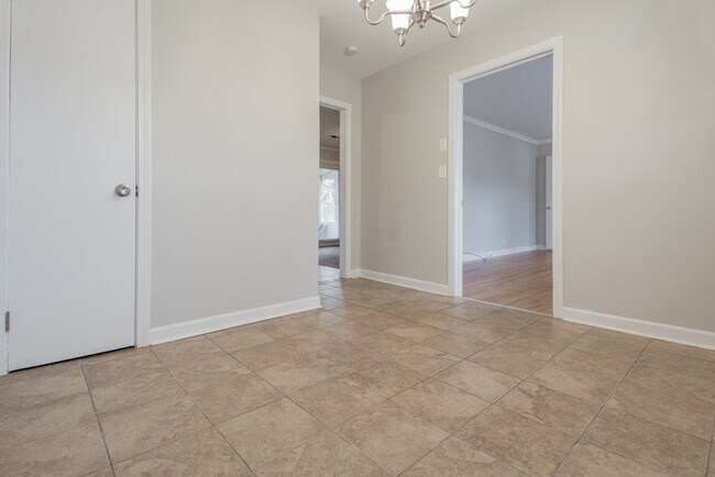 Building Photo - REDUCED!