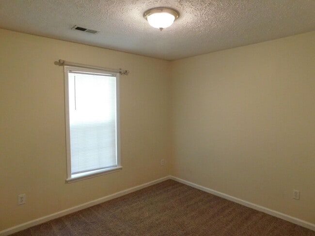 Building Photo - Single Family home
