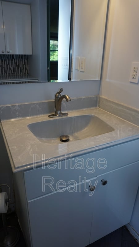 Building Photo - 529 Bardon Rd NW