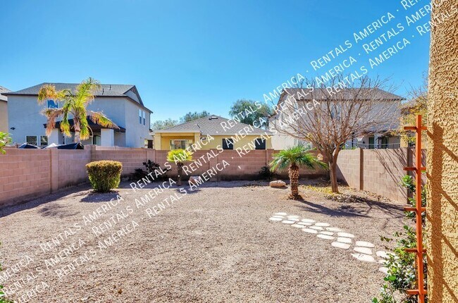 Building Photo - Beautiful 3 Bed/2.5 Bath Two Story Home w/...